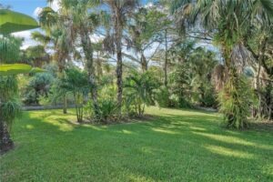 Beautiful Garden and Home in Coral Springs