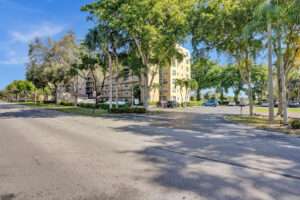 Waters Edge in Deerfield is a Incredibly Well Mananged Building With Great Financing!